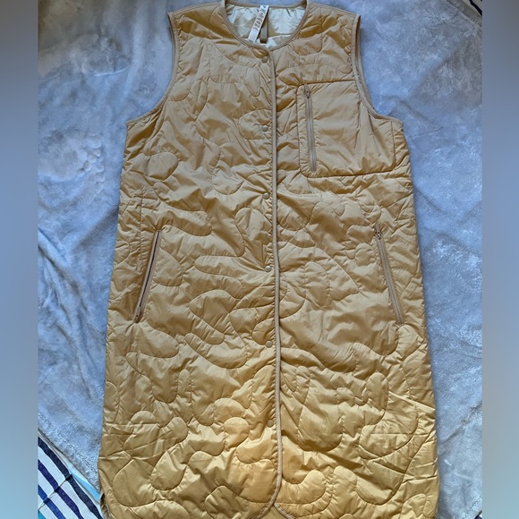 Lululemon Insulated Quilted Long Vest, W10 - Picture 14 of 15